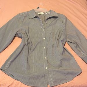 liz claiborne, pinstriped, v-neck, size extra large, great for the office.